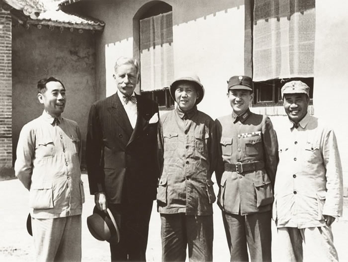 1945ʹնнӰͬëϯǰμӹ̸ʱ¡ܶӰĺӰ