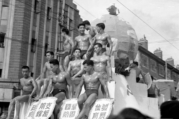 Ƭ1950꣬Ϻ·ï·ڣϺУвʳϽ˶Աչʾǵġ