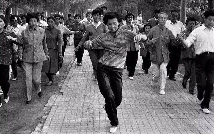 1988꣬ĵϵʦڽ˹衣