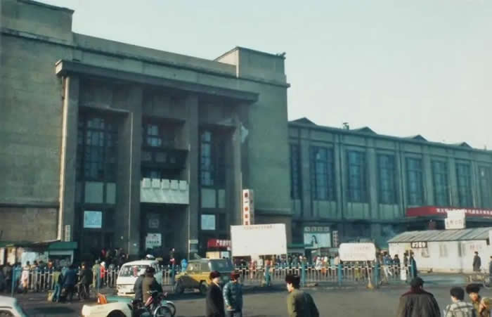Ƭ1992꣬վ㳡ǰ