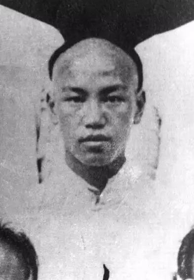 Ƭ1907꣬ڱУѧϰĽʯʱ20ꡣ