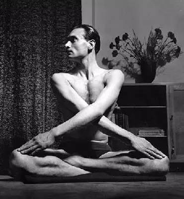 1940꣬James Hay-Kellieںչʾ٤ĳ̬