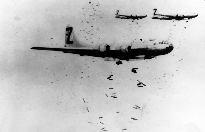 B-29Ⱥڻ𹥺ʱܼͶĳ棬19455¡