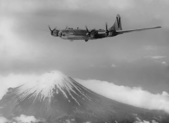 ͼΪڵ499ըӵB-29Խʿɽ1945ꡣ