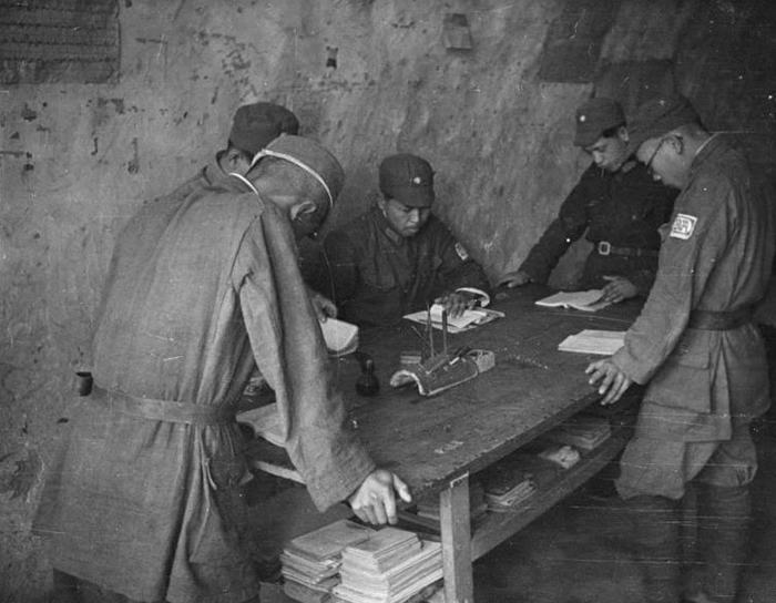 ձ쵼Ұ(Ұйֽ)飬й롢ί̲194010¾ɰ·βӰһվսΪĻΪѵѧУӰũѧУӰũѧУձѧԱ)