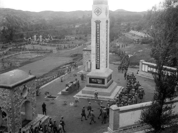 1940꣬ӱأ켽սʿɣڽĻϣ·ʿжӼƾ
