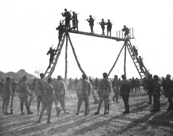 1945꣬Уѵš