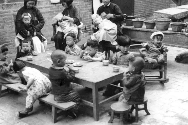 1946꣬ӱżҿж׶԰