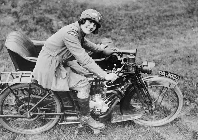 1916꣬ӢһսڼĻʼҿվŮӷӣWRAFһʼҿվŮӷӣWRAFĦгһŵ߶Ħгϡ
