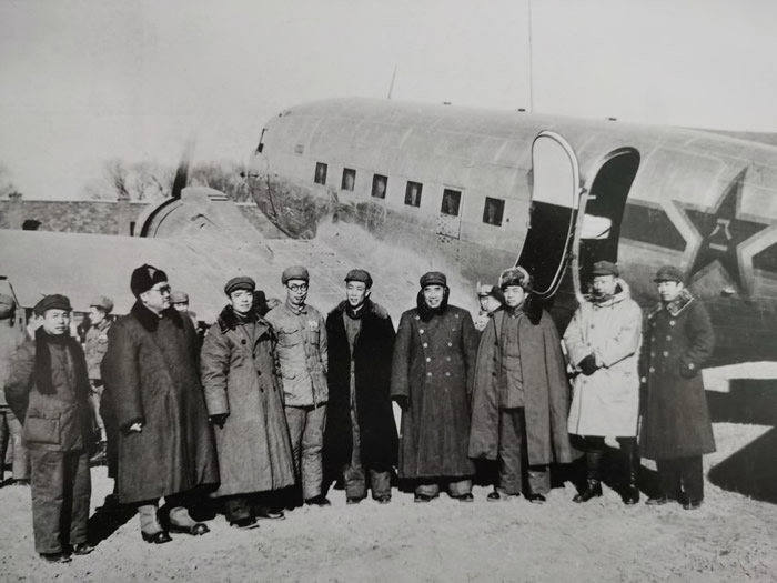 194912£ͬȥӭǰ»һ»ȫִڷɻԵĺӰ