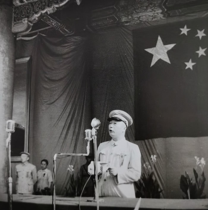 1951ꡰһڣʿ۹ʹ̫͵㳡ͬףڣʾ̨ͳʡƬΪ¿Ļʵ顣