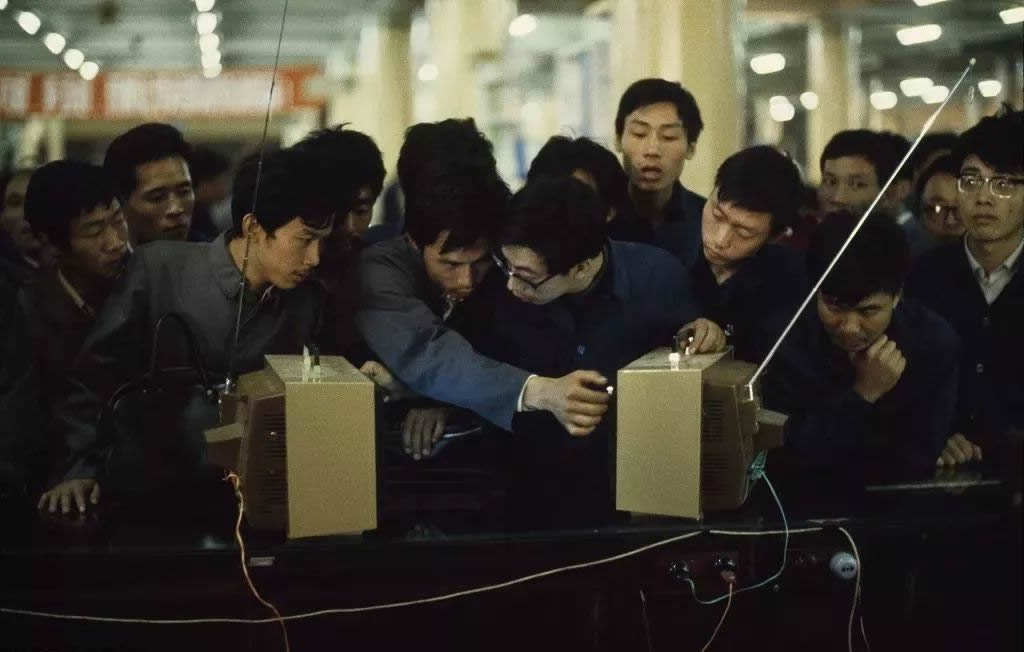 Ƭ1980꣬Ϻһٻڹ̨Եӻ