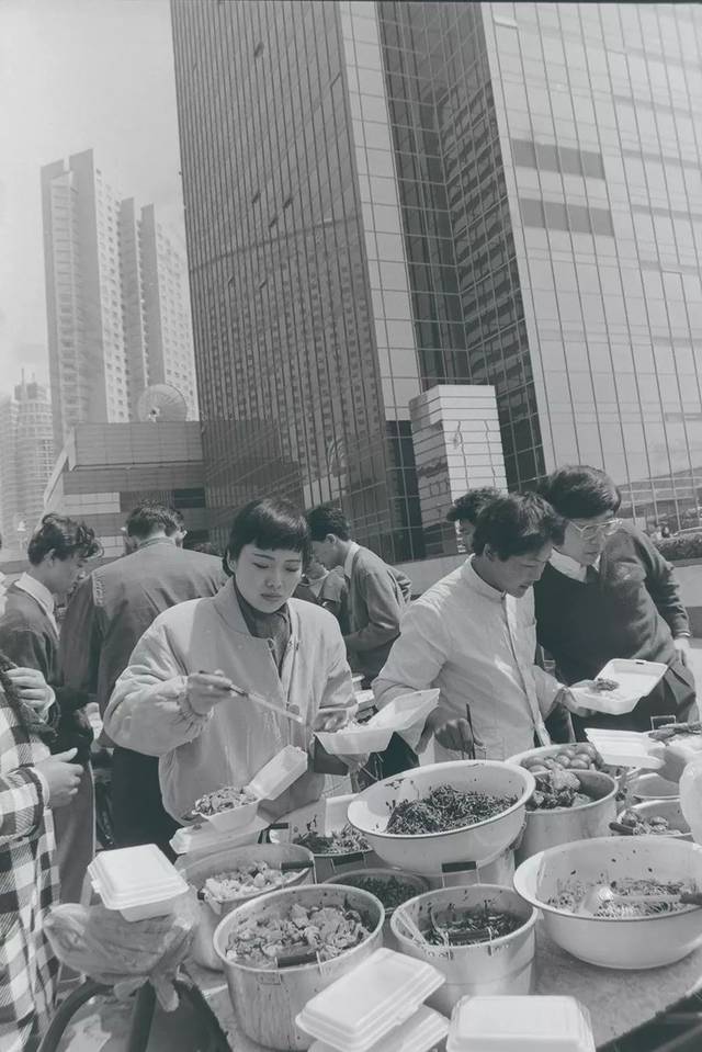Ƭ1994꣬Ϻžÿ¥εضʱ䣬׷¥·߲ɹз