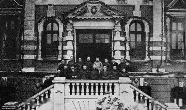 Ƭ1916꣬Ϻ̻λᶭӰ