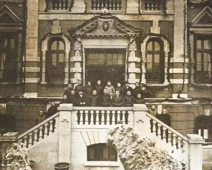 Ƭ1916Ϻ̻¥ɺ󣬲ֳԱӰ