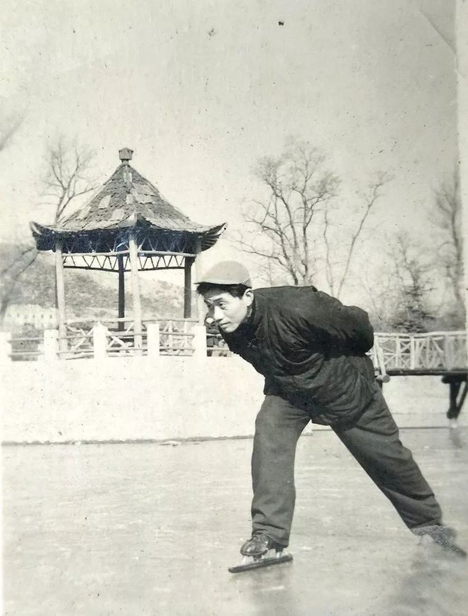 Ƭ1976꣬ൺСϻꡣ