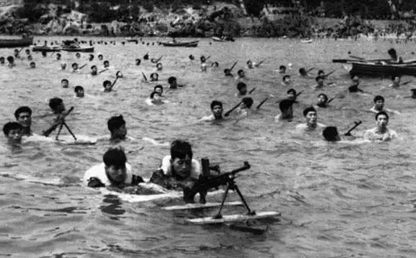 Ƭ1967716-17գൺףëϯ7.16ɳ˵һˮԡֺ˻Ȫ塣죬ǲμӺɻȪˣõһëϯ¡