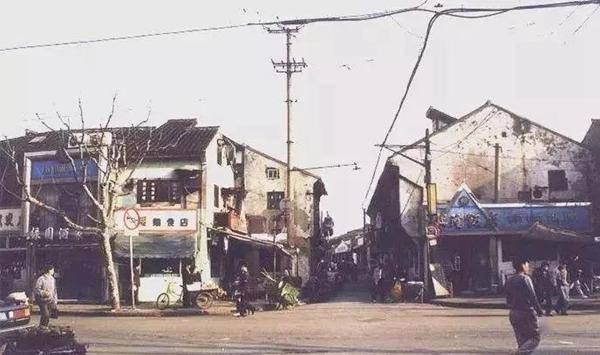 Ƭ1980꣬Ϻ·½컷·