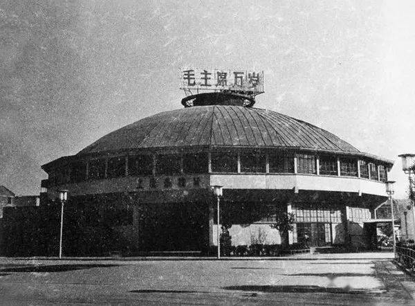 1964꣬ϺϾ·400ţӼ