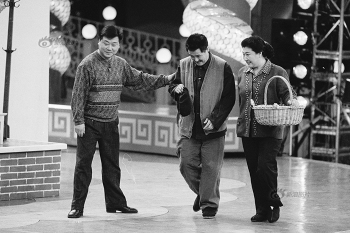 1990꿪ʼԱɽͳΪӴһ־Էţֱ2011һβμӴ22ֻȱϯ1994һ졣ͼΪ1998꣬ӴֳԱɽΰ͸ڱݡ꡷