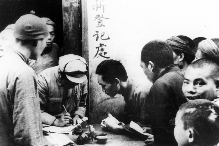ϵֽ˷˹ǵСƽ˷˵õë󶫵ĴãɼΪο1953꣬ϵȺ󹲼116ˡͼΪϵǿι˷׷׵Ǽ¡