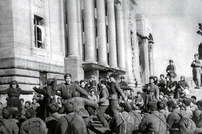 195014գ־Ը39˺ǡʱĺѱոʰ뵺˰ɪ΢ǽһ仰ڰ˼ž˾٣й˾⡣ͼΪ195114գгռ캺ǡ