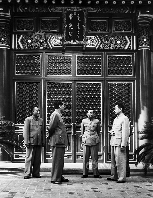 1954꣬ë󶫡¡ܶϺϹӰ/