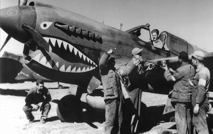 ɻӲָԱԱеάʦ칫ԱȡɻӵԱûͷɢĲ棬˶ſ졣˹Э˹Ϊɻһӻգһֻͻ1942꣬йʿеʦԷɻмޡ