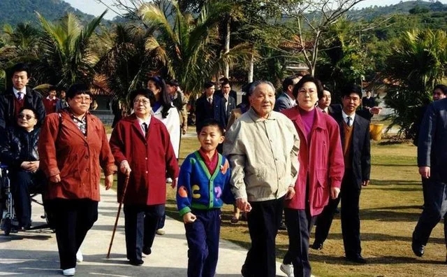 1992꣬Сƽ˲ιɺֲ԰