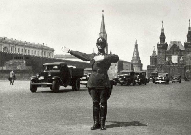 1935꣬׶Ī˹ƺ쳡ϵĽָŽͨ