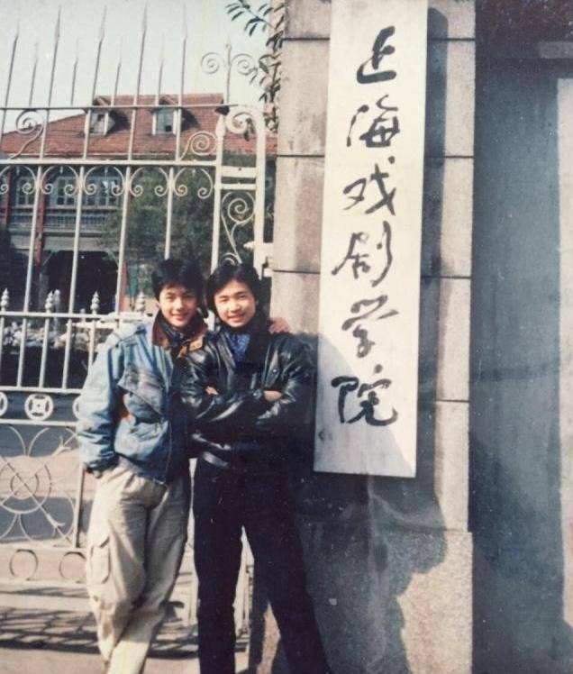 1994꣬ϺϷѧԺУſڣ22Ὼ21긵ĺӰ