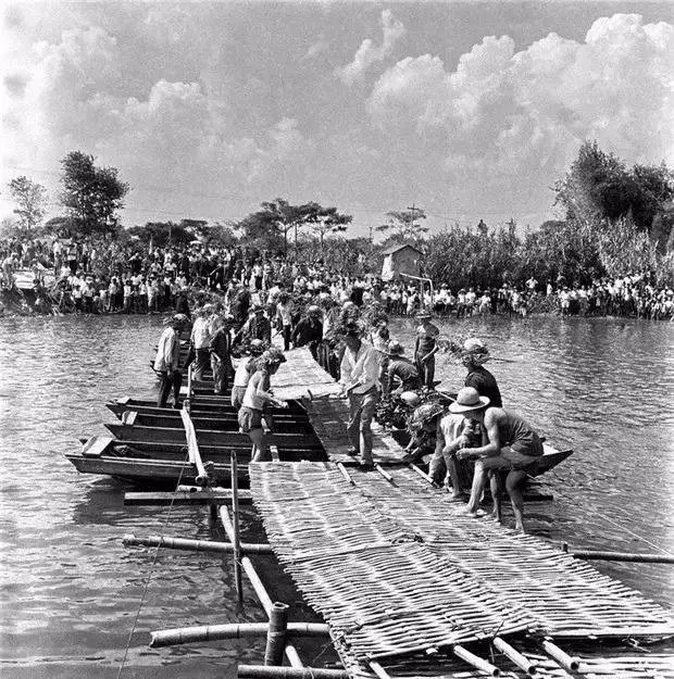 1972꣬ͨ䲿Ӧëϯ١սΪ񡱣ܸ֯ϰׯ/㡣