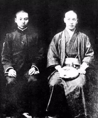 1910꣬ʯѧձڼźͷͬѧȺӰʯʱ23ꡣ