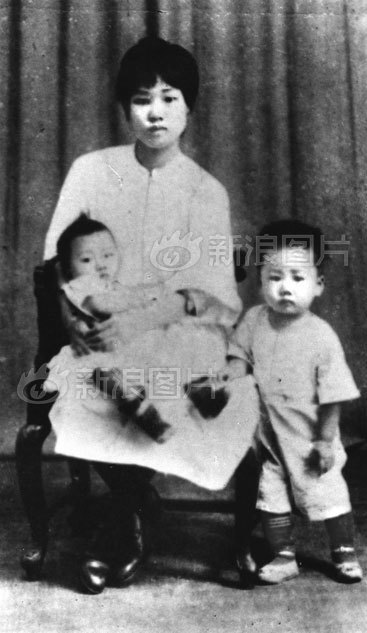 1920궬ëڳɳ顣1921ййίԱḺҪ潻ͨ繤19301114ձ񵳷ɱͼΪ׶ʱëӢëӰ