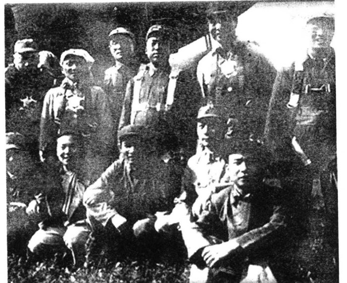1945826գСƽеȳһӰɻ̫ɽǰߡͼΪڻĺӰ𣺳㡢СƽСԶ⡢١ǰһΪҶΪ顣