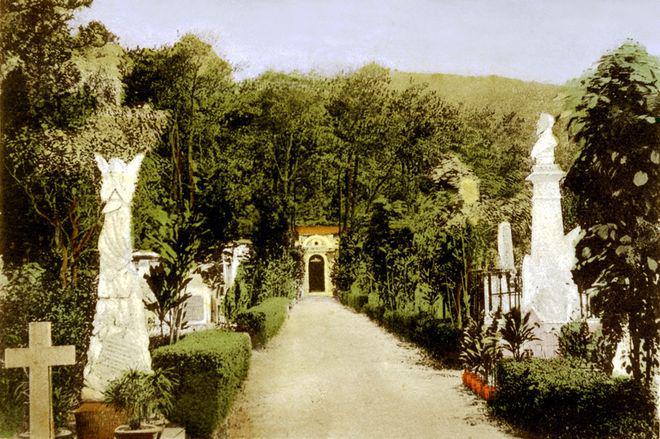 1900̷س