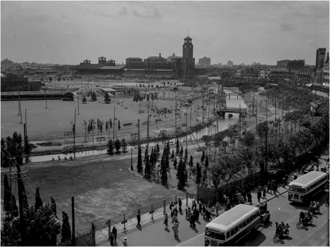 1952912գϺϾ·λ԰ԭӢܻġ1951827Ϻоܻջأ㳡԰19521026԰ʽš