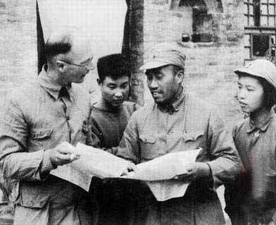ͨѶĽУӢܵ˼άǵķӦƷòġʮȻµӡеߡ񡱣˰ԱʾĽ֮顣ͼΪ1939꣬죨һڰ·ܲͬ»ˡ