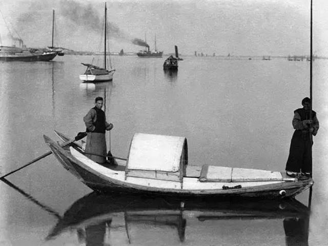 1900ֽ꣬ϵİڶ塣