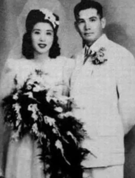 1945꣬鸦Ľ