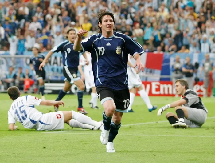2006621գ籭СC鰢͢6-0ڡ÷油ǳ㣬Ϊ͢ʷ籭СԱǳ14ӾţԼ籭