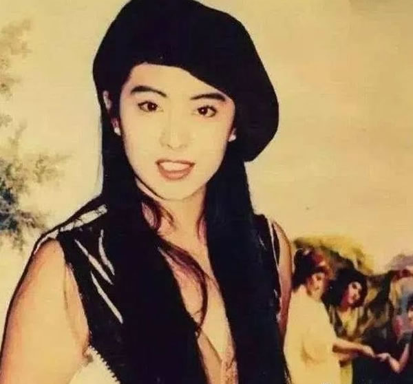 年轻的王祖贤,当年的一代女神,其颜值至今也没有几人能够超越。
