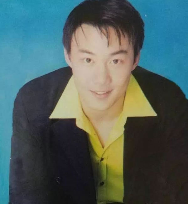 最后这位明星大家能够认出来么?如今的他可是歌坛的一名巨星啊!