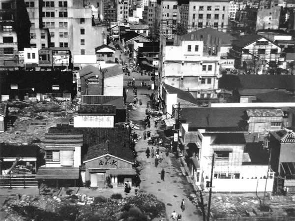 1946年左右,东京银座晴海街一带。