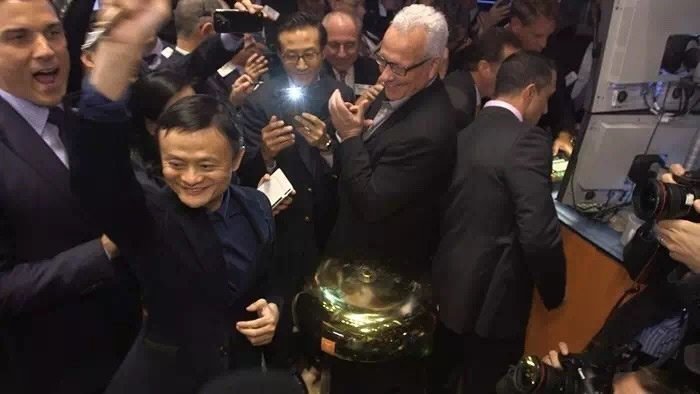 图为2014年,阿里巴巴上市。