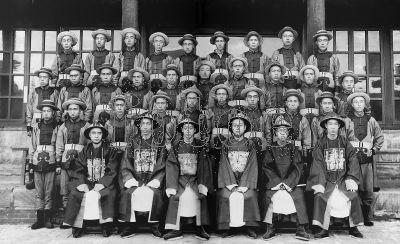 1907年,即将赴日留学的山西大学堂学生合影