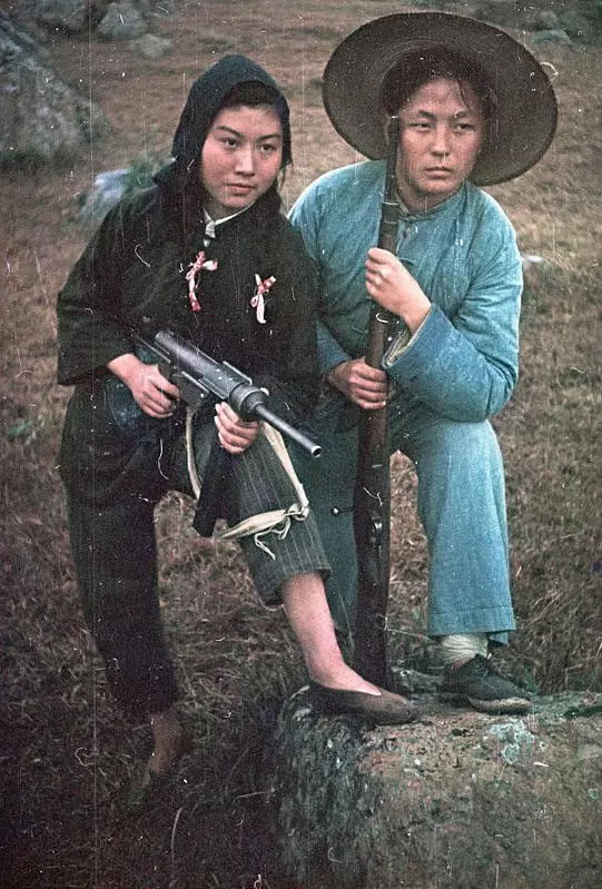 苏联摄影师镜头下的中国游击队员(1949-1950年)