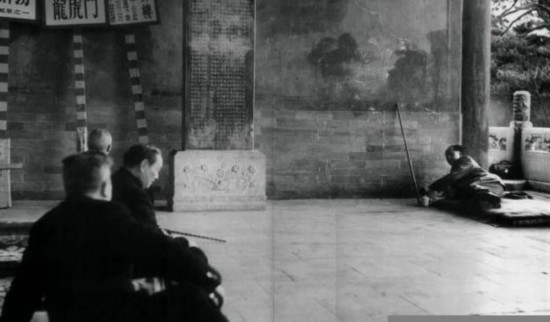 ����Ƭ��1954�꣬ë�����Ǳ������������ʱС����