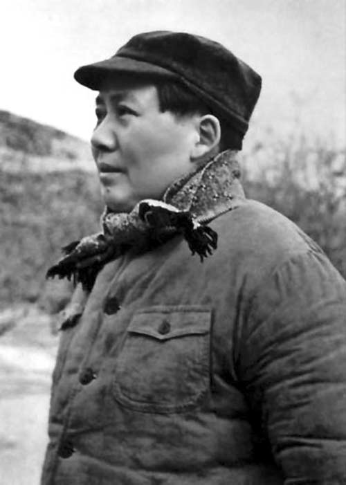 ����Ƭ��1947�꣬ë��תս�±�ǰϦ