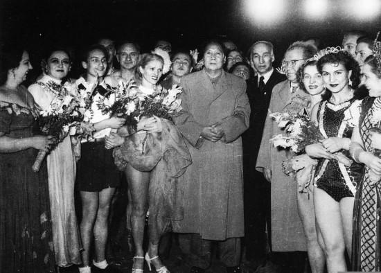 1956�꣬ë����������Ϸ����Ա��һ��